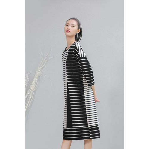 莉佳麗中長款沙灘裙高品質(zhì)女裝甄妍服裝產(chǎn)品批發(fā)